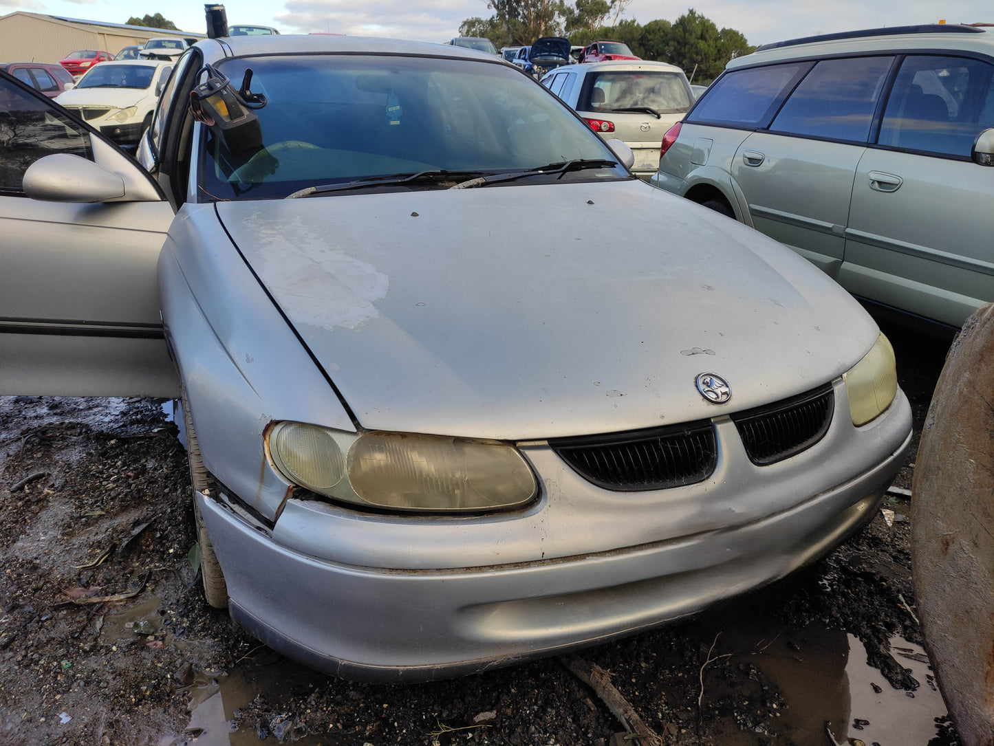 #689 HOLDEN COMMODORE 1997 FOR PARTS