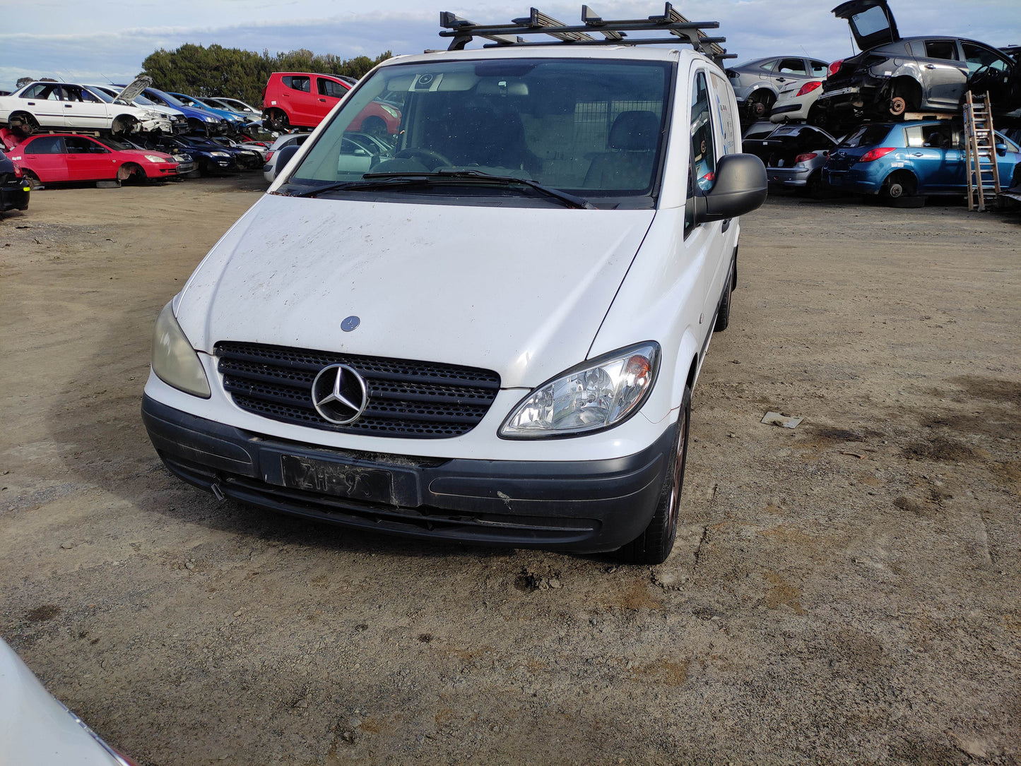 #274 MERCEDES BENZ MIXTO VITO  2006 FOR PARTS
