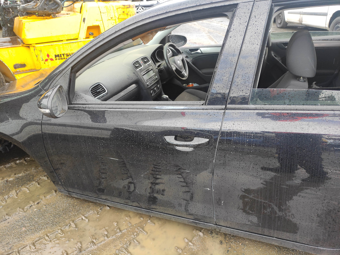 #175 VOLKSWAGEN GOLF 2011 FOR PARTS