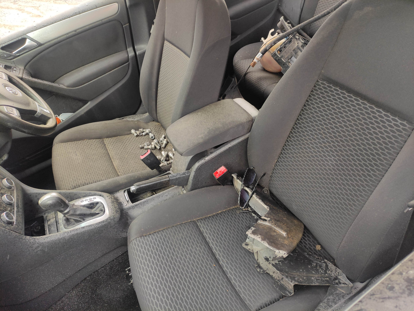 #175 VOLKSWAGEN GOLF 2011 FOR PARTS