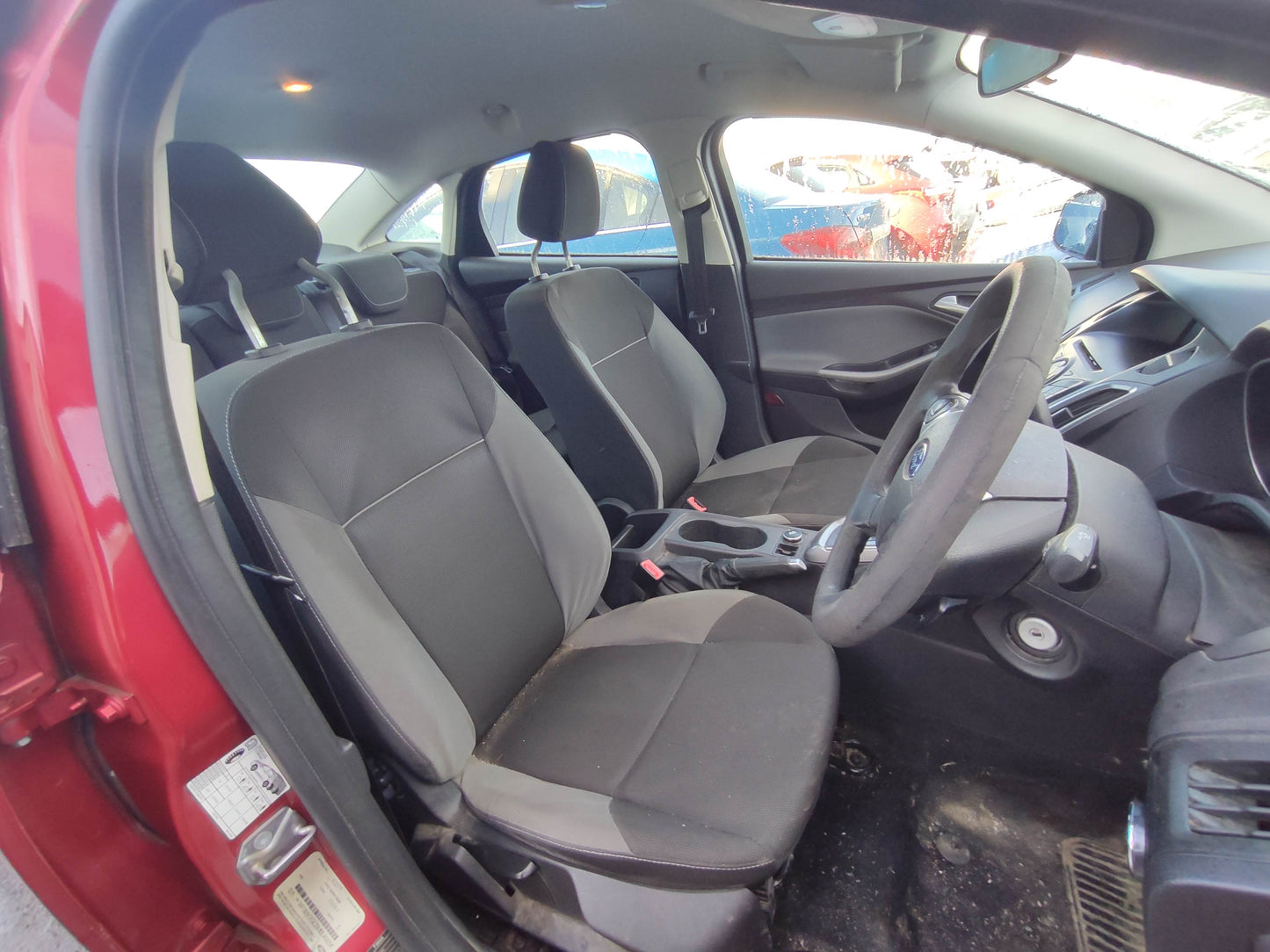#702 FORD FOCUS  2011 FOR PARTS