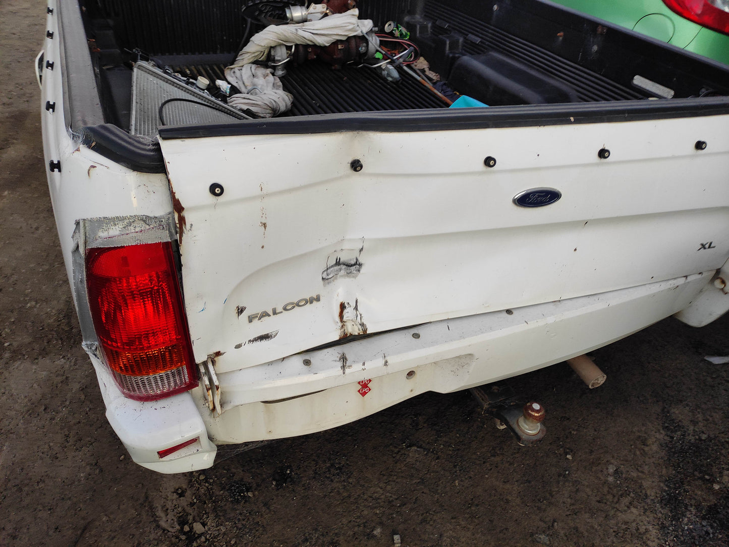 #714 FORD FALCON FITS 2005 TO 2008 FOR PARTS