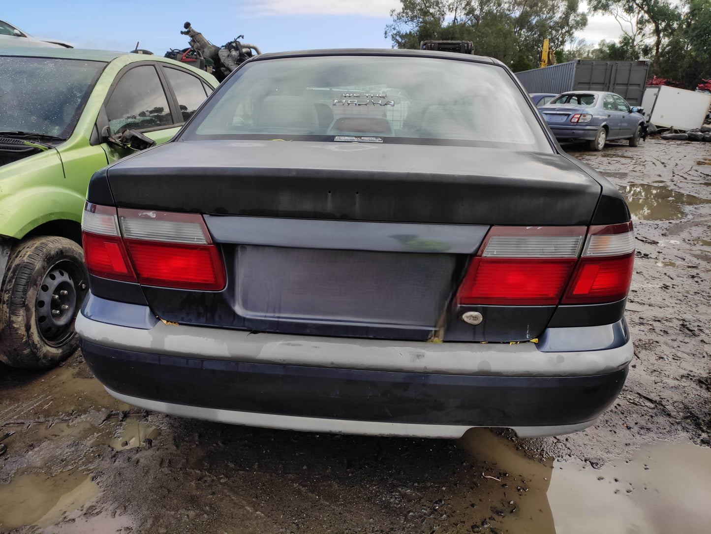 #694 MAZDA 626 1999 FOR PARTS