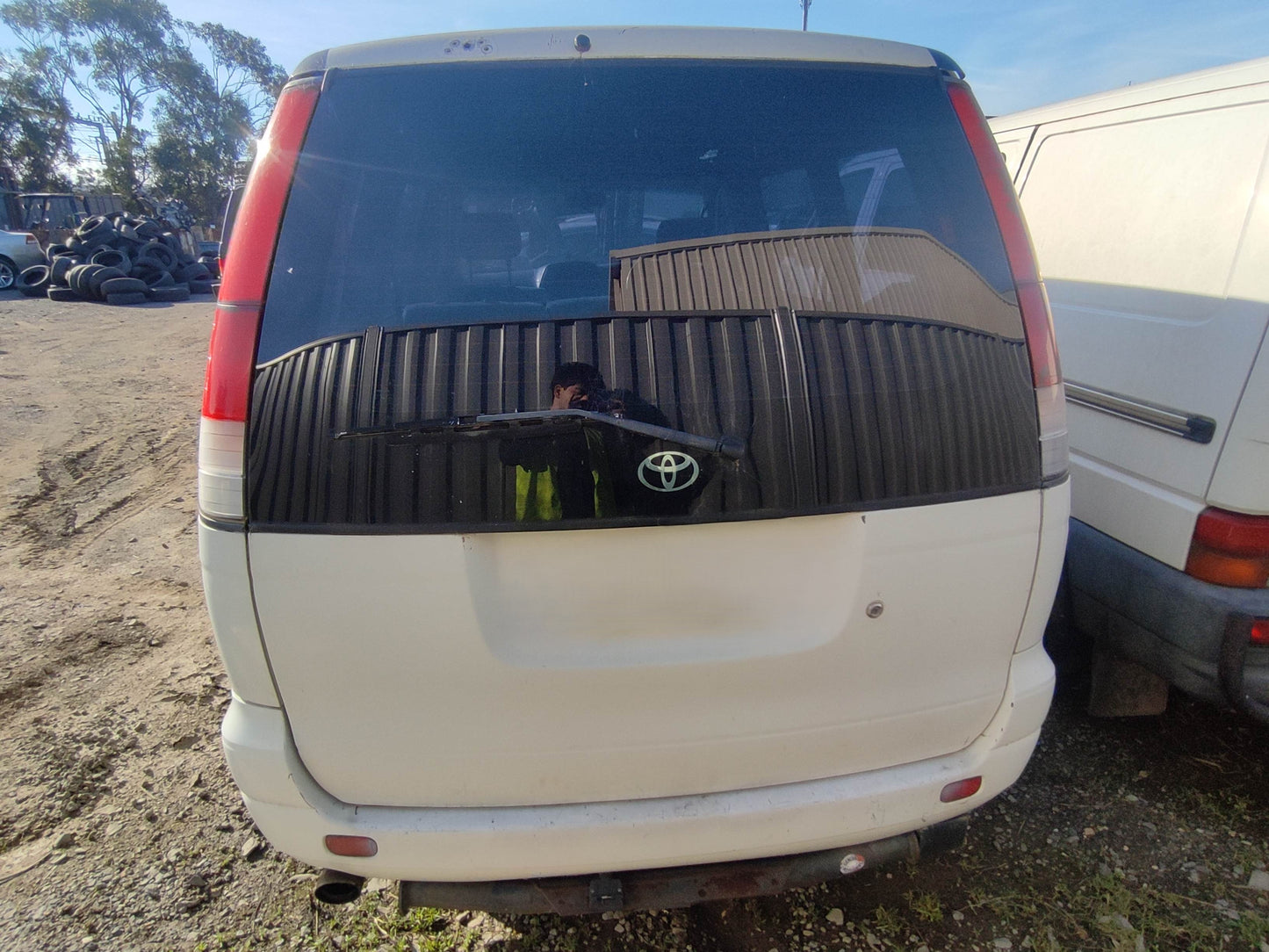 WRECKING TOYOTA SPACIA 2000 FOR QUALITY PARTS SHIPPING AUSTRALIA WDE