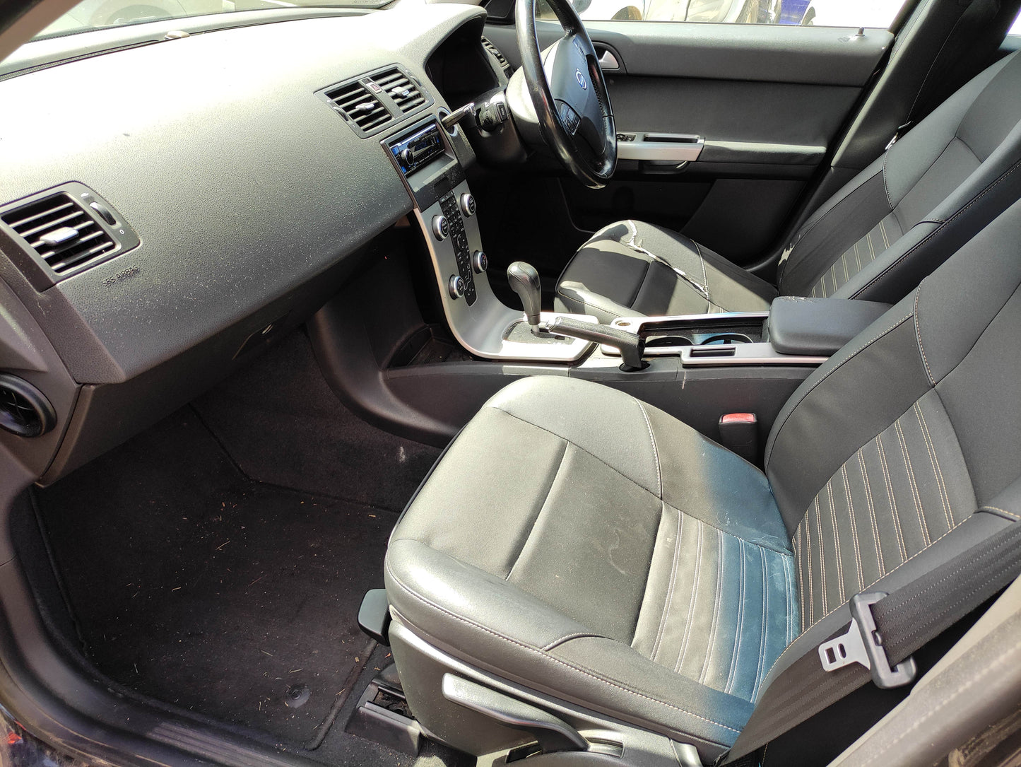 #495 VOLVO S40 2010 FOR PARTS