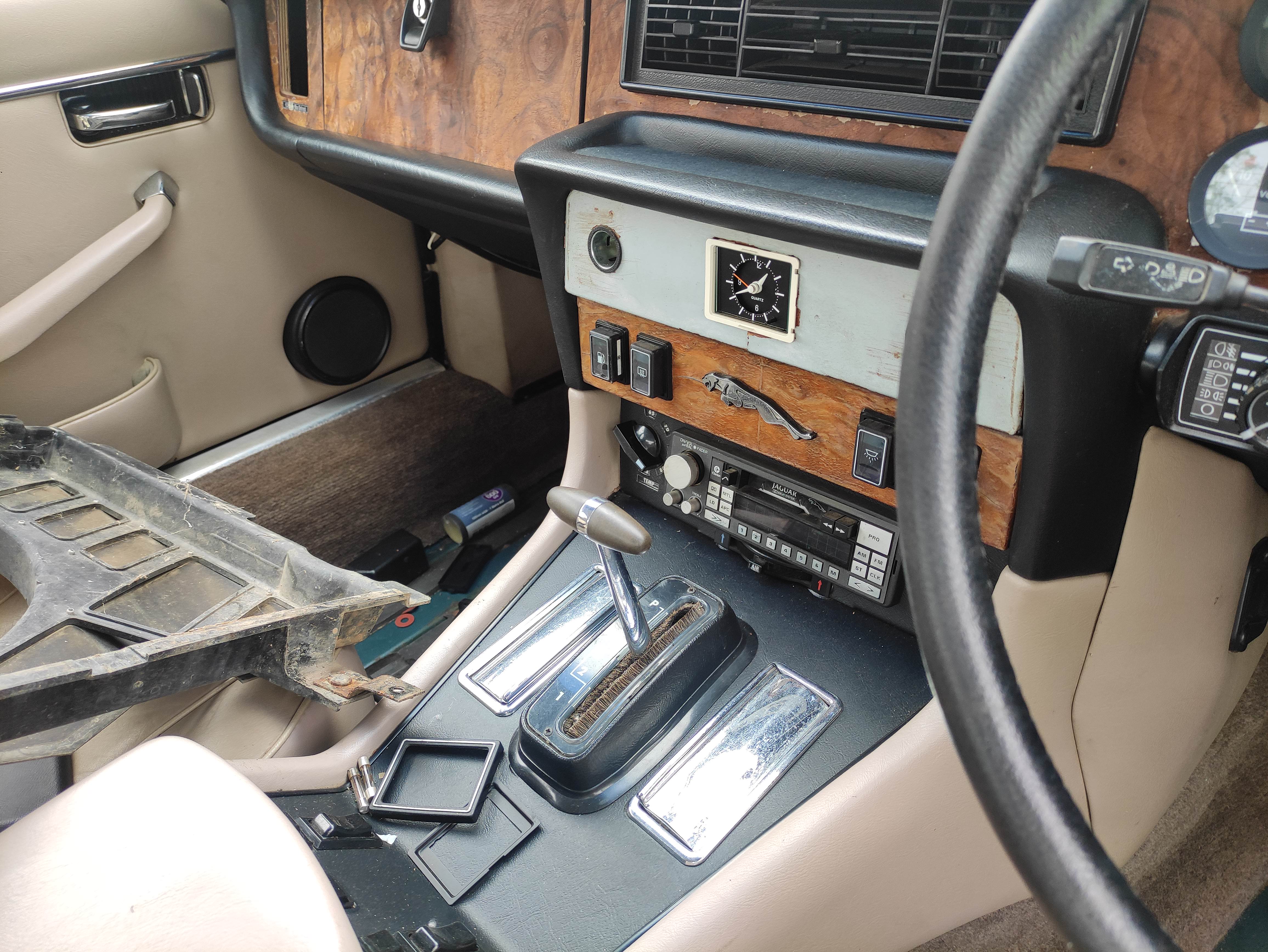 #612 JAGUAR XJ6 1985 FOR PARTS