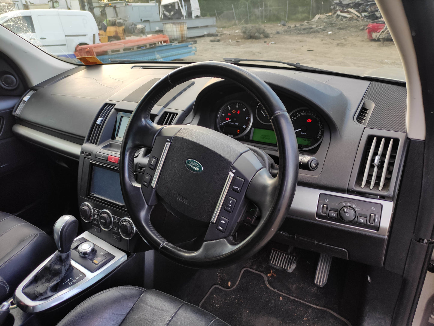 WRECKING LAND ROVER FREELANDER 2012 FOR QUALITY PARTS SHIPPING AUSTRALIA WIDE
