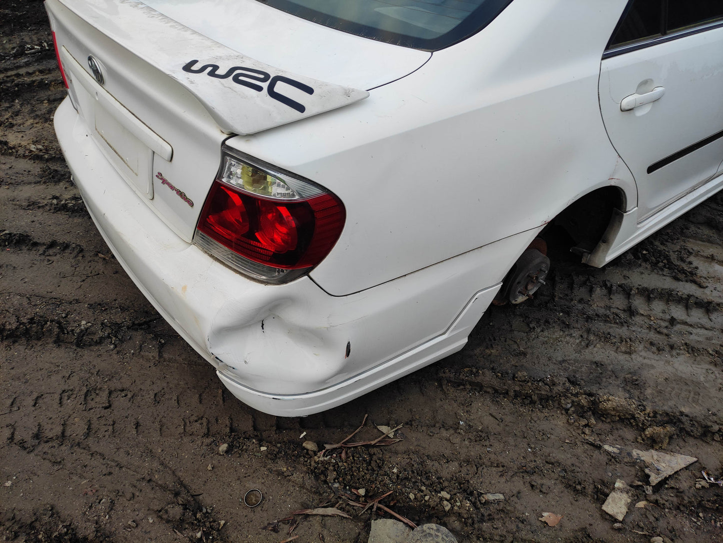 #708 TOYOTA CAMRY 2004 FOR PARTS