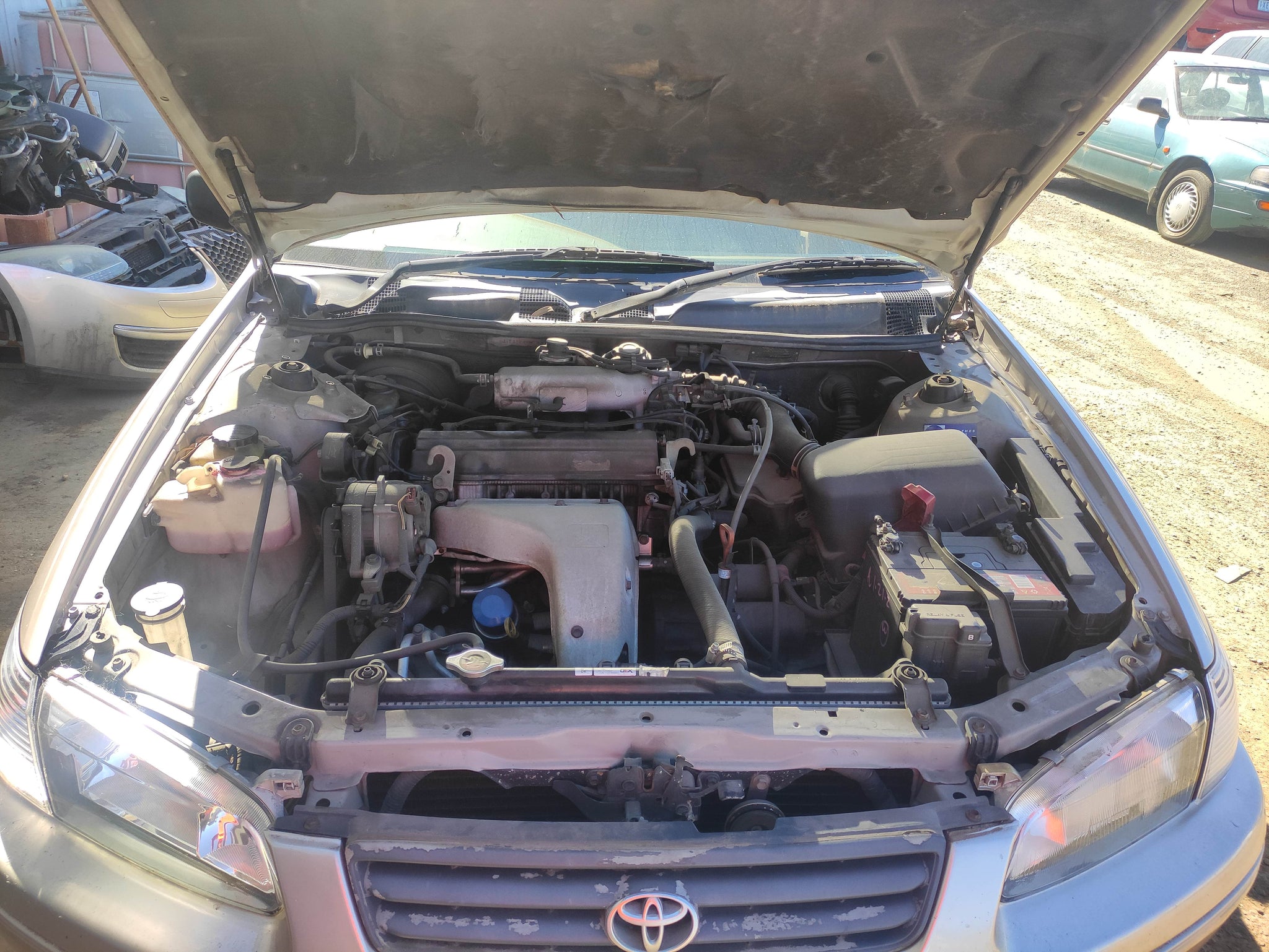 #562 TOYOTA CAMRY 2001 FOR PARTS