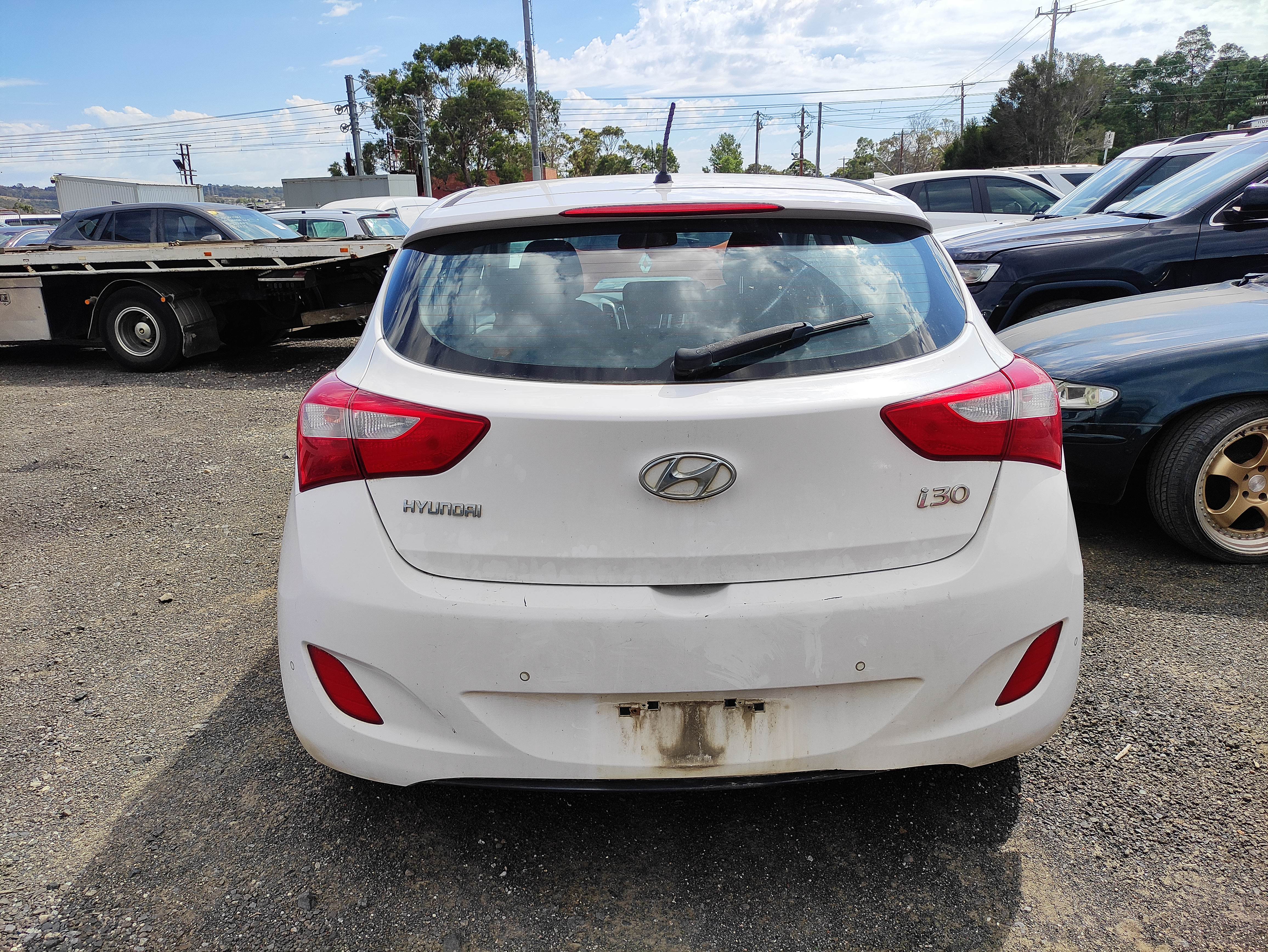 #617 HYUNDAI i30 2013 FOR PARTS