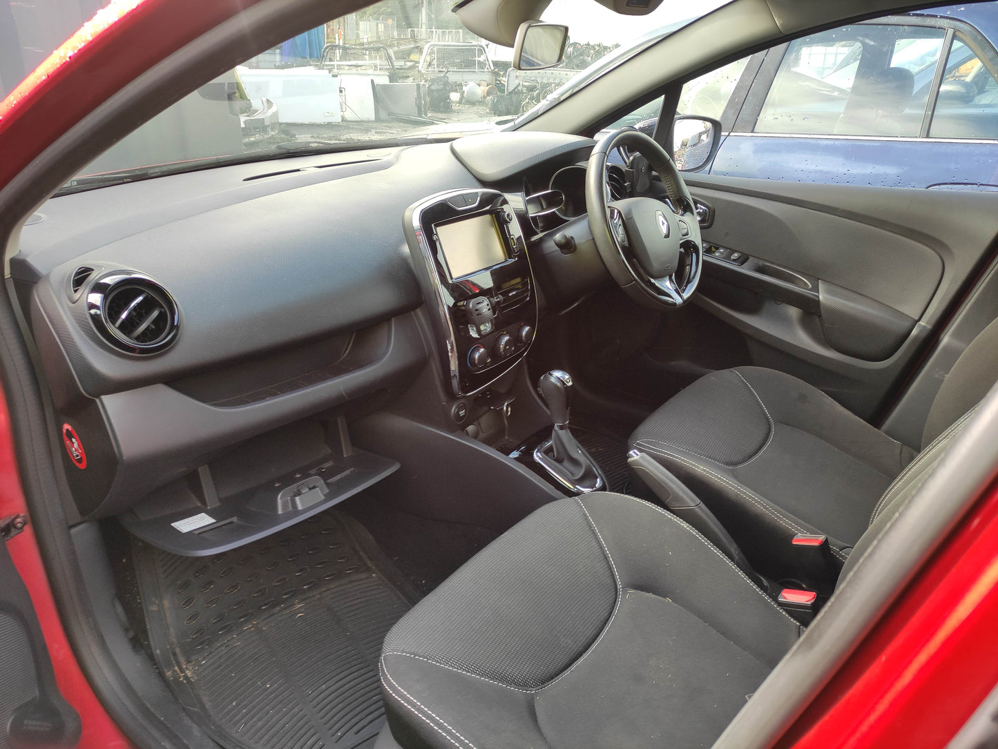 #693 RENAULT CLIO 2014 FOR PARTS