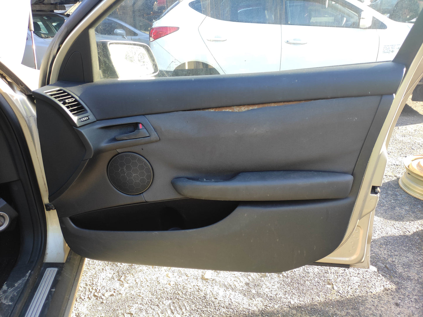 WRECKING HOLDEN COMMODORE VE (2007) FOR QUALITY PARTS SHIPPING AUSTRALIA WIDE