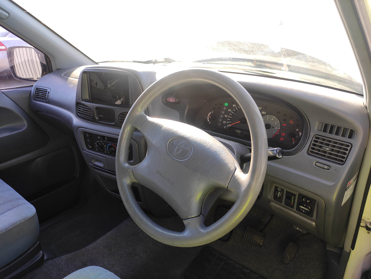 WRECKING TOYOTA SPACIA 2000 FOR QUALITY PARTS SHIPPING AUSTRALIA WDE
