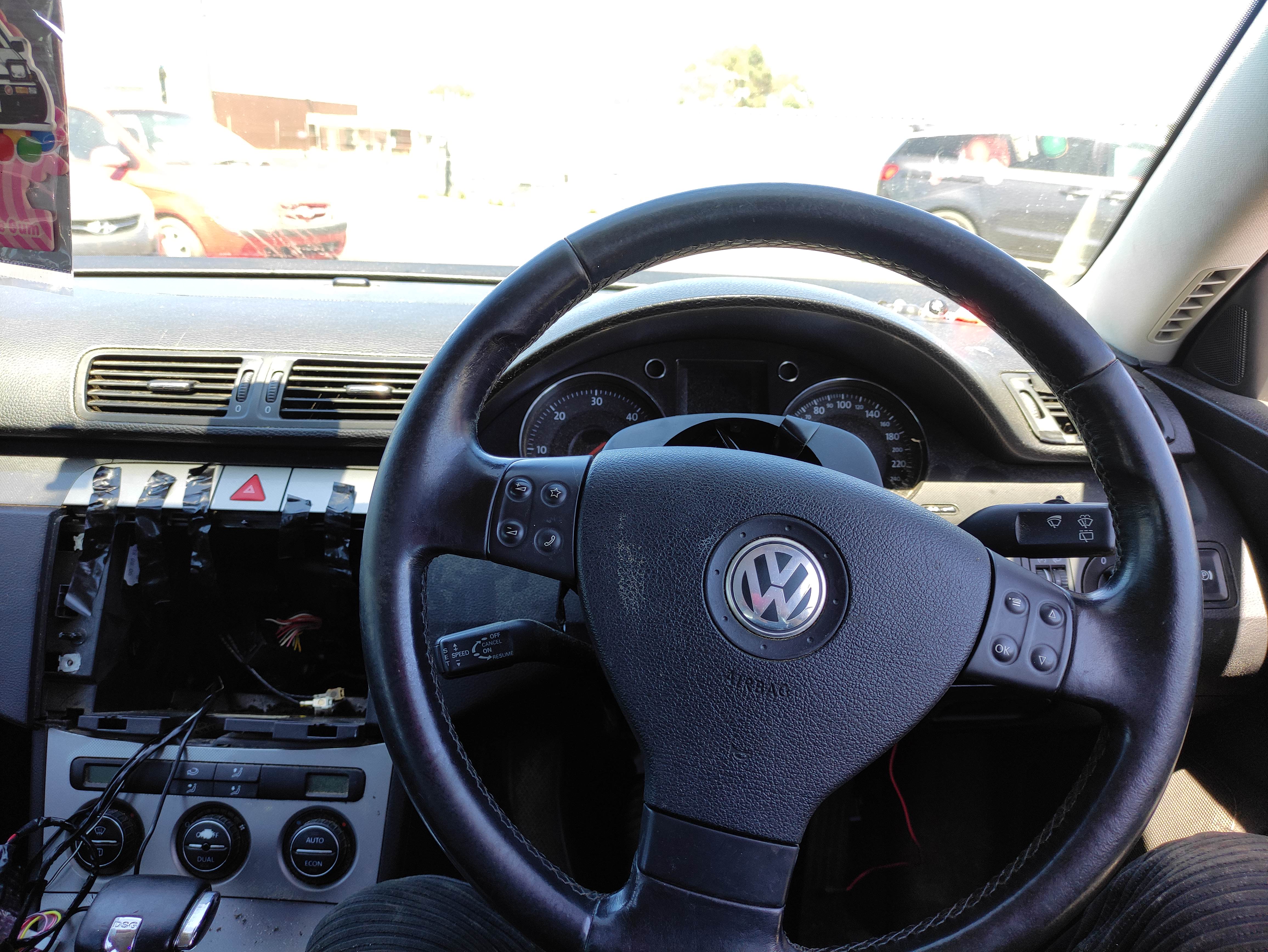 #615 VOLKSWAGEN PASSAT 2006 FOR PARTS