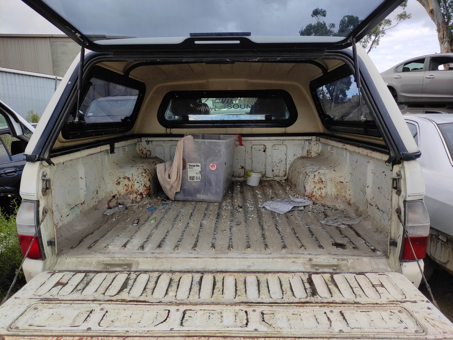 #628 MITSUBISHI TRITON FITS 1996 TO 2003 FOR PARTS
