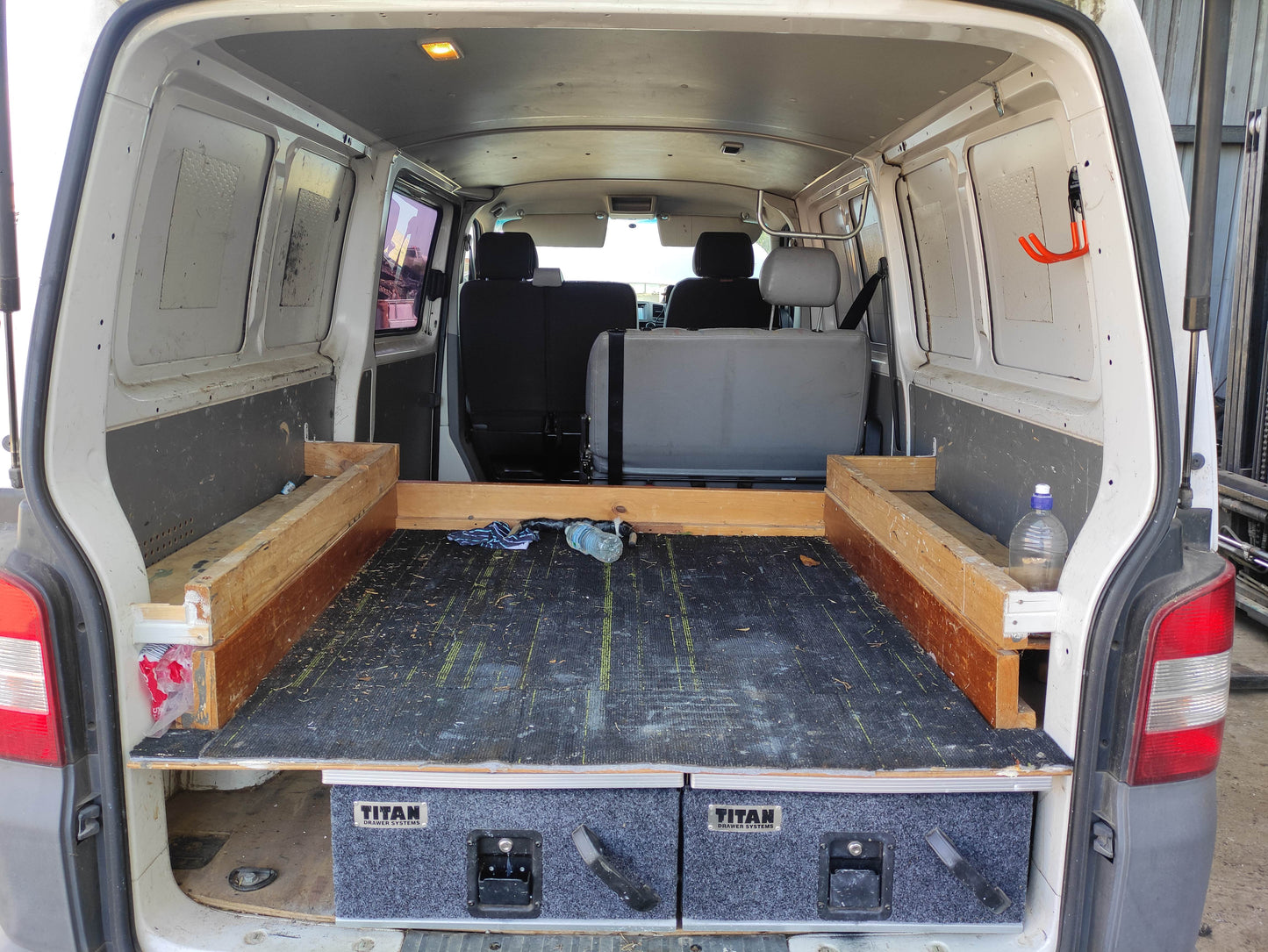 WRECKING VOLKSWAGEN KOMBI,TRANSPORTER (2010) FOR QUALITY PARTS SHIPPING AUSTRALIA WIDE