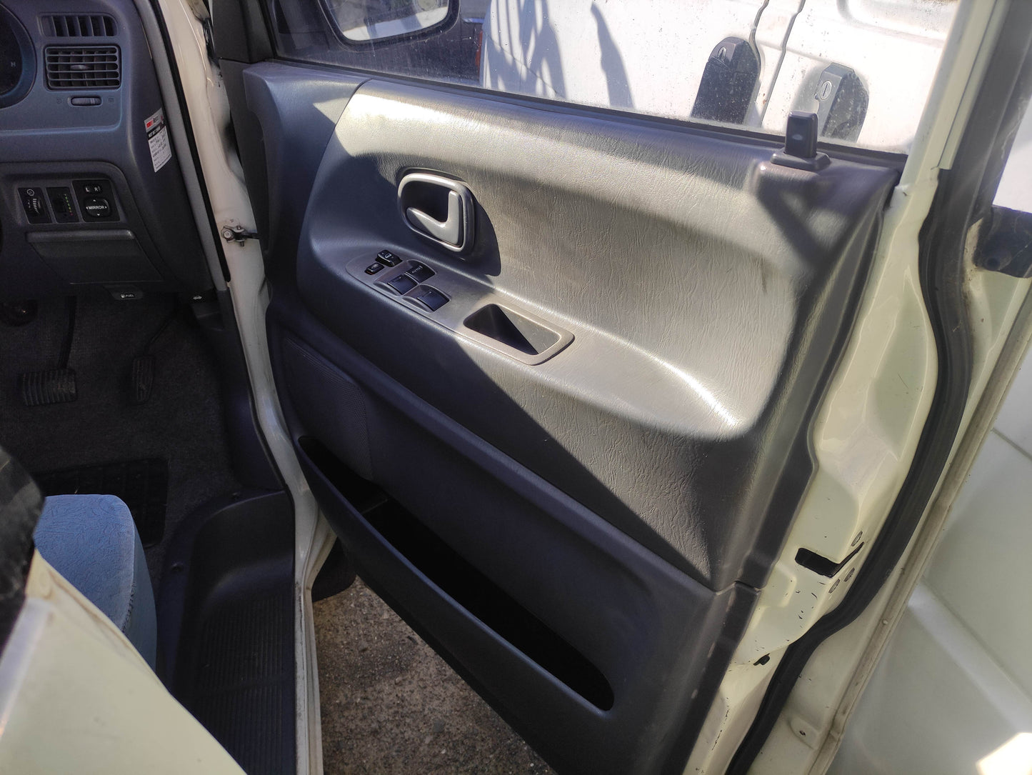 WRECKING TOYOTA SPACIA 2000 FOR QUALITY PARTS SHIPPING AUSTRALIA WDE