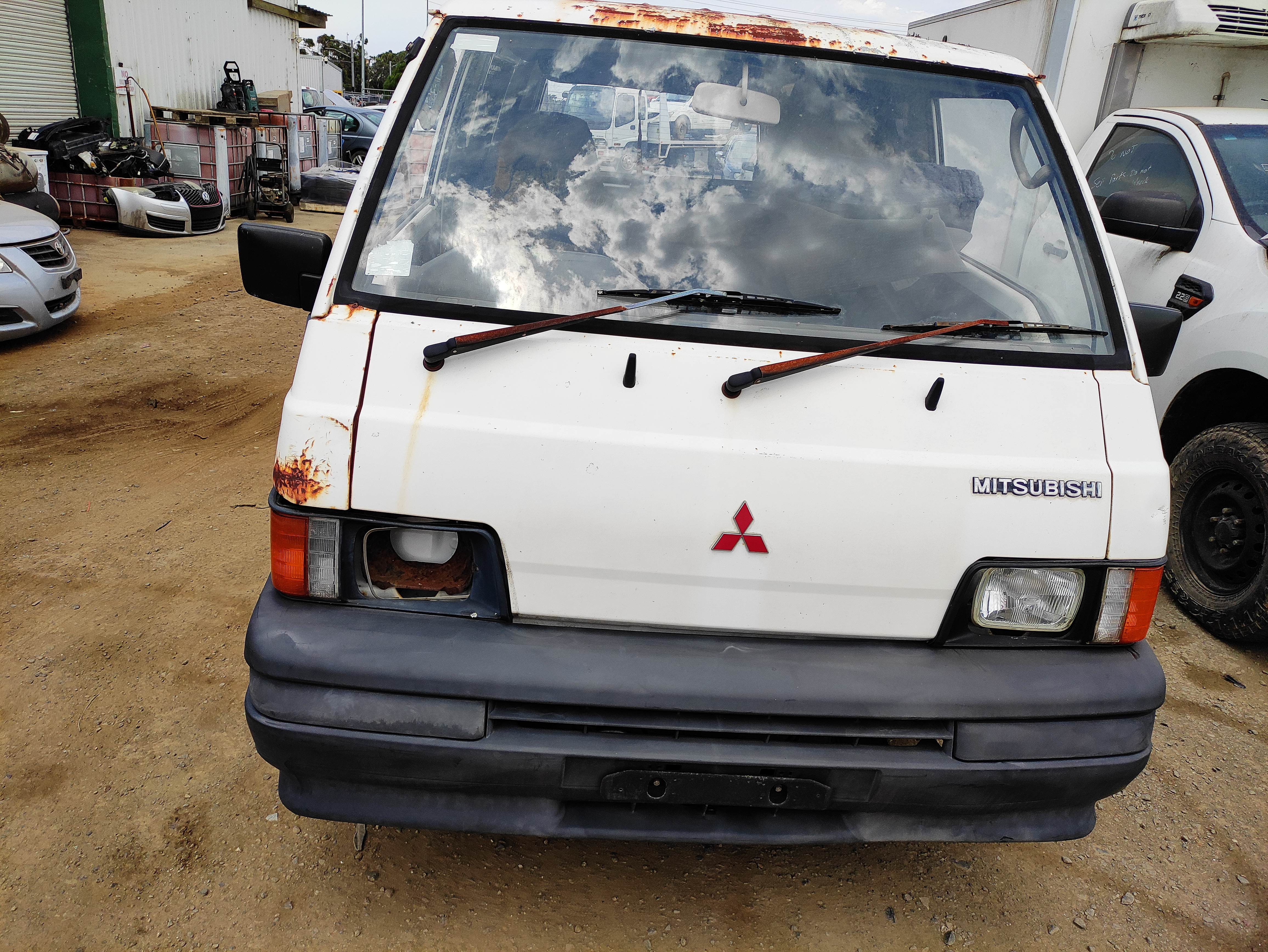 #567 MITSUBISHI EXPRESS 1991 FOR PARTS