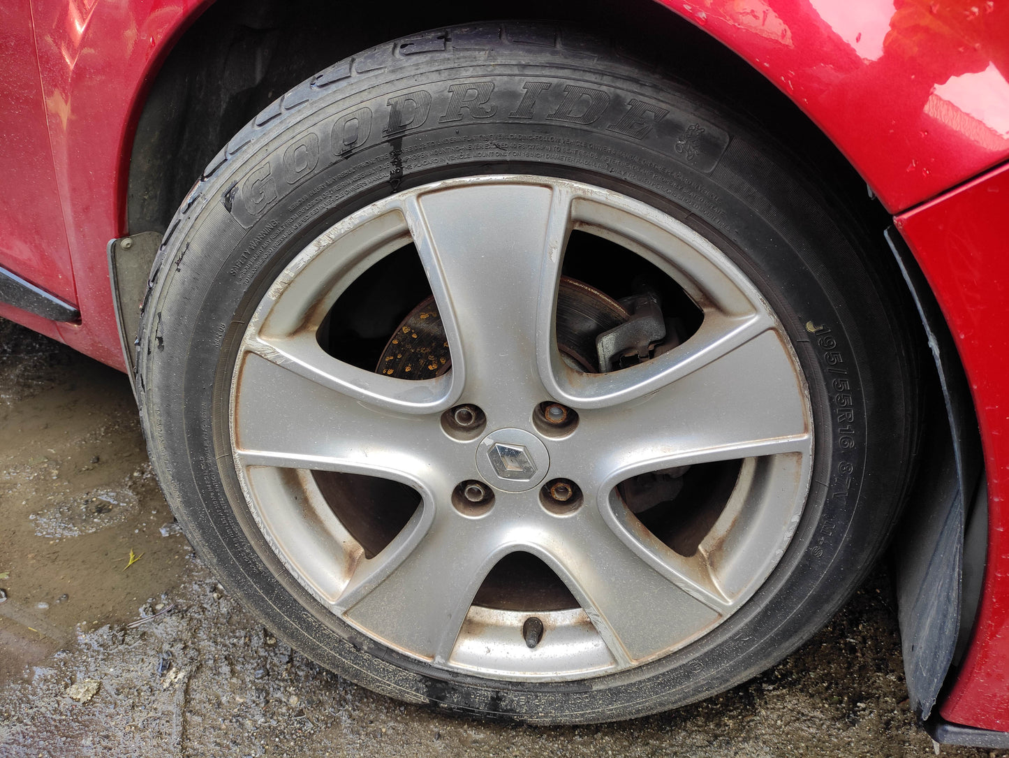 #693 RENAULT CLIO 2014 FOR PARTS