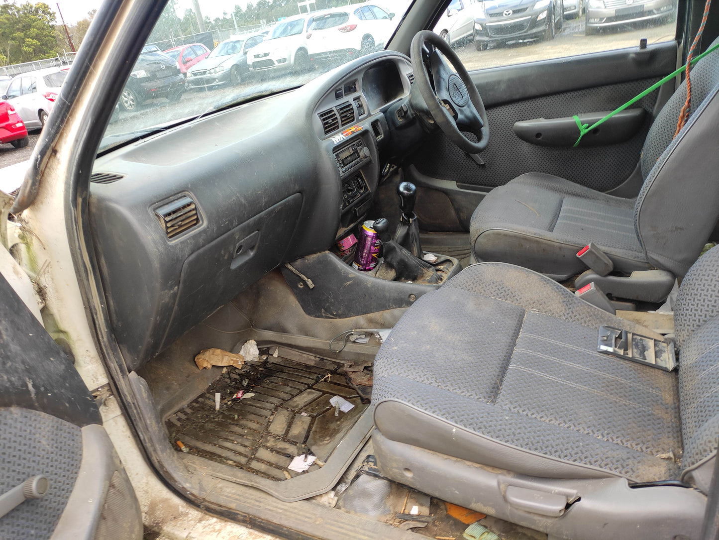 #470 FORD COURIER PG 2004 FOR PARTS