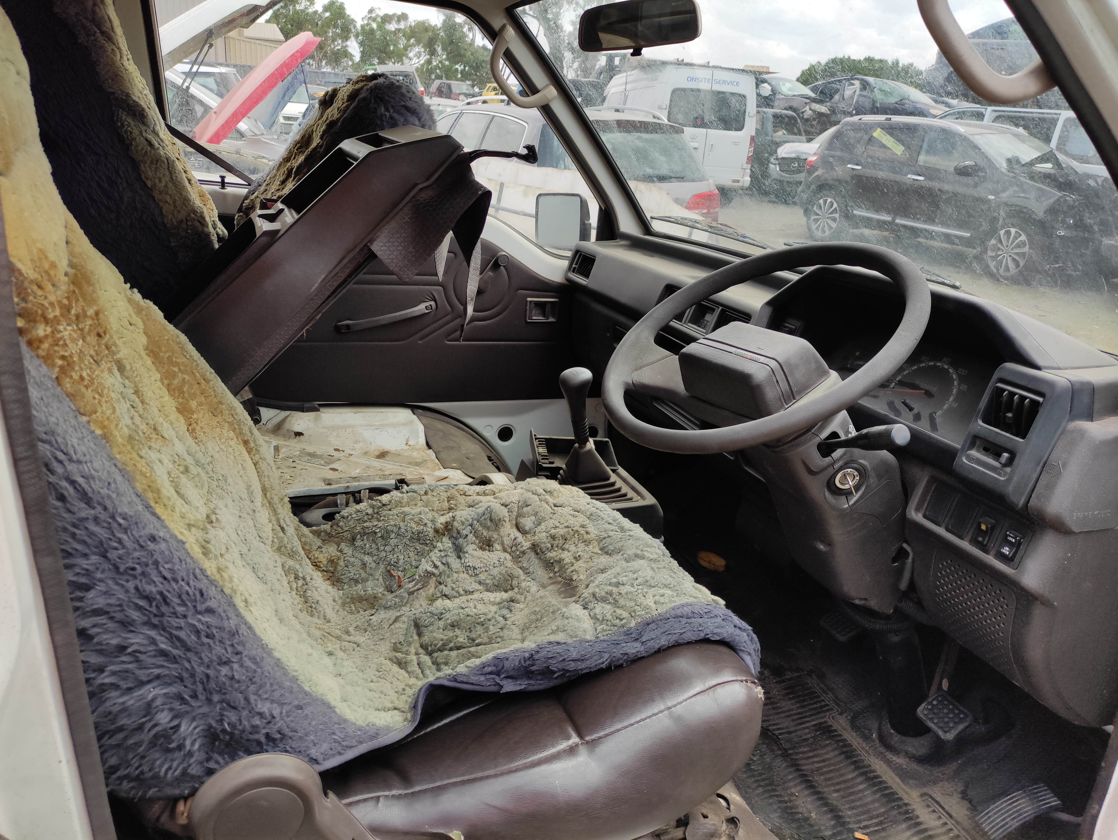 #567 MITSUBISHI EXPRESS 1991 FOR PARTS