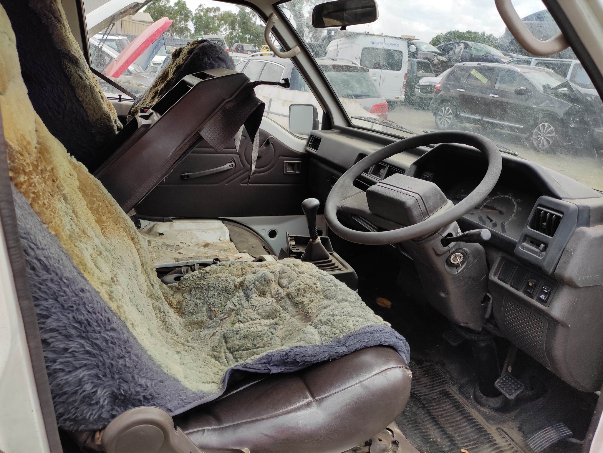 #567 MITSUBISHI EXPRESS 1991 FOR PARTS
