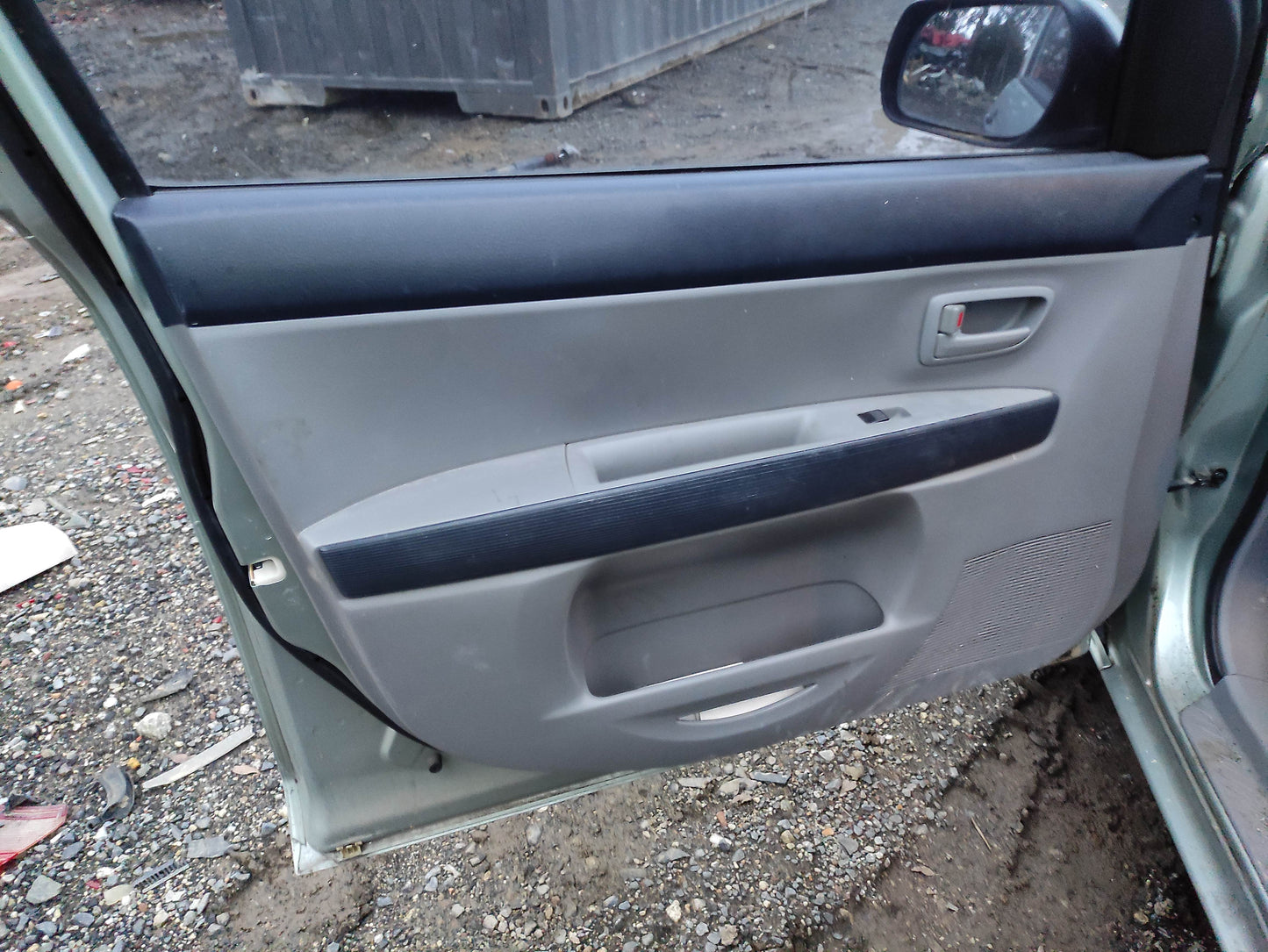 #678 MAZDA 2 2005 FOR PARTS