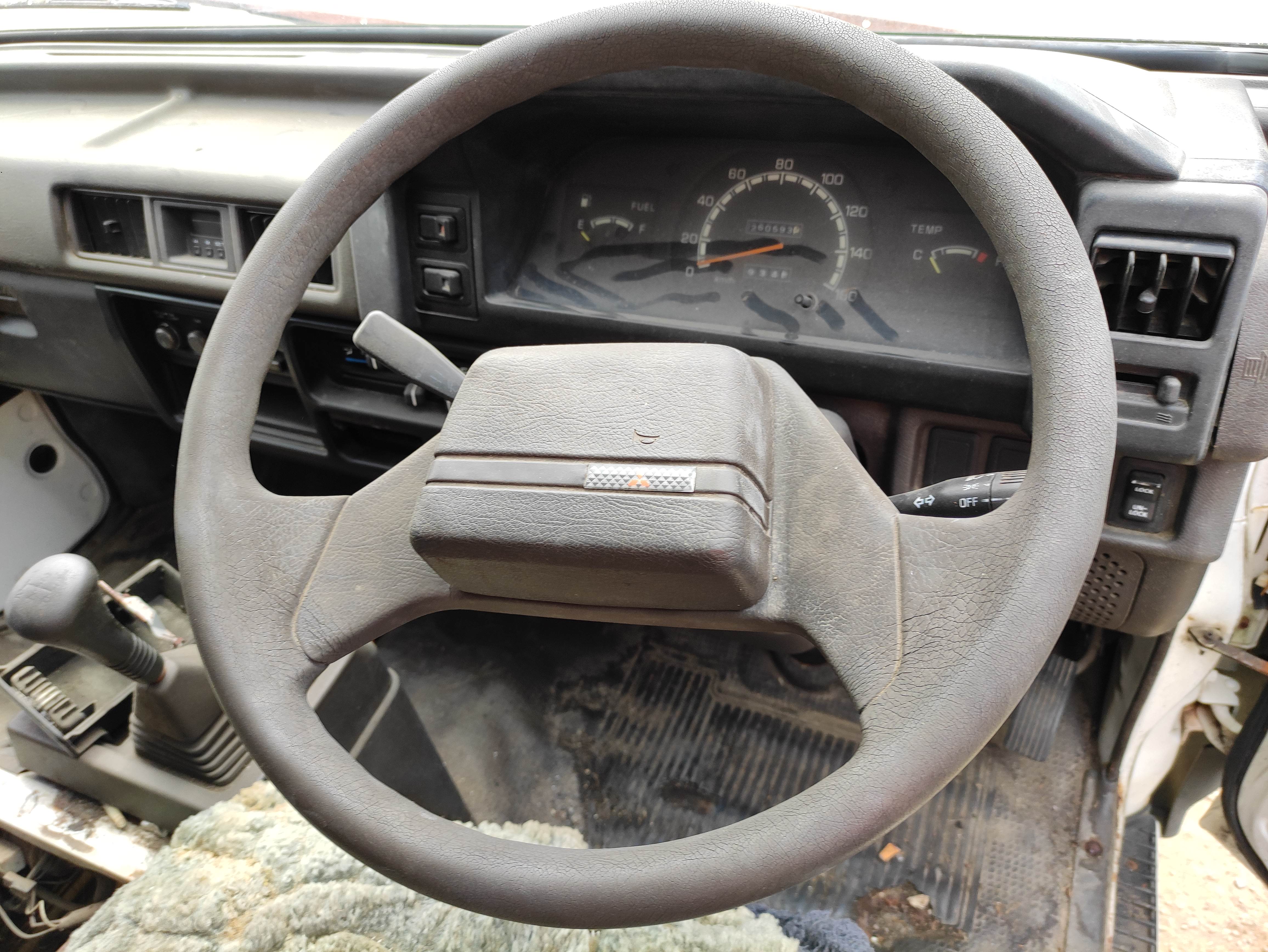 #567 MITSUBISHI EXPRESS 1991 FOR PARTS