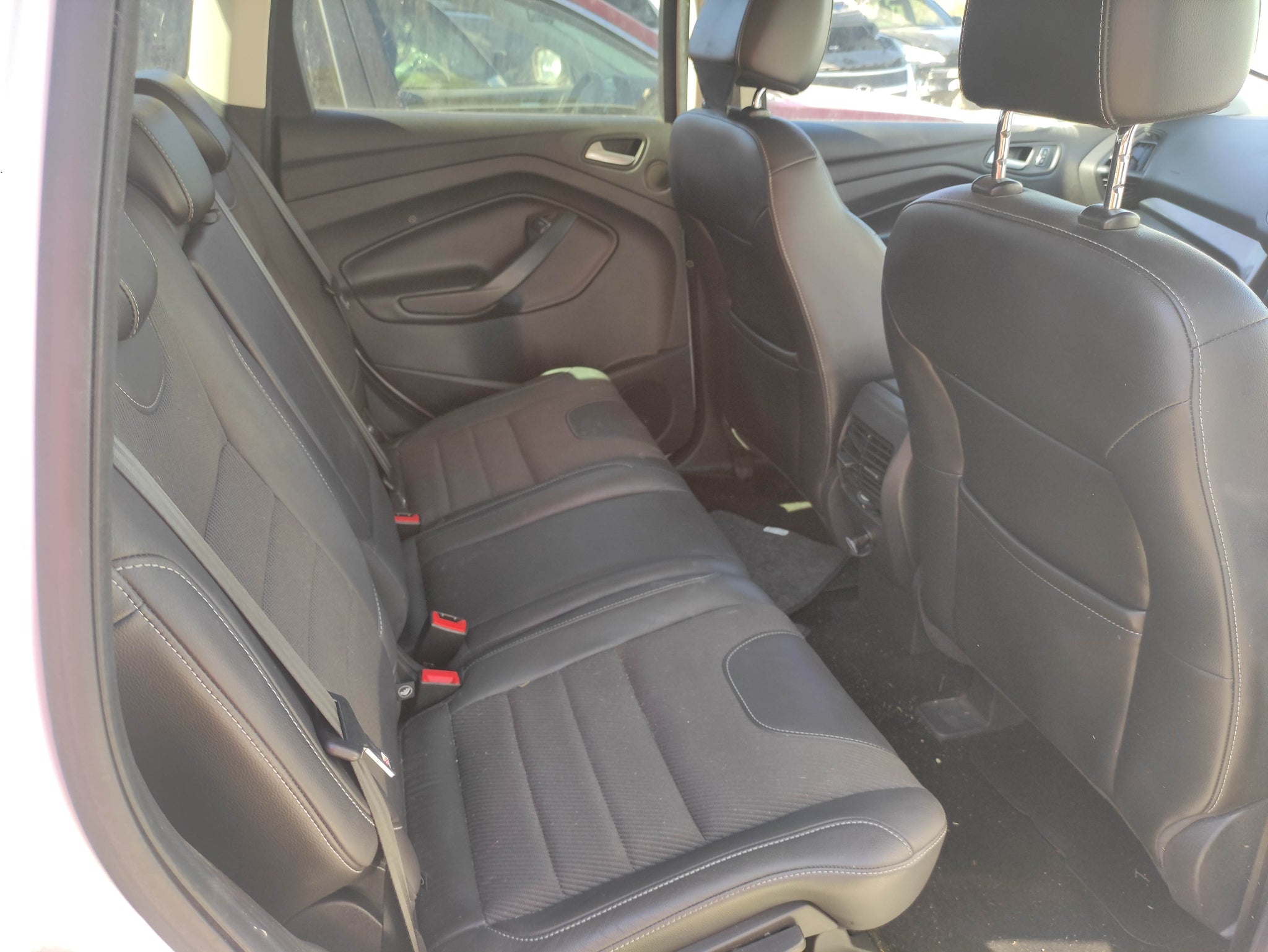 #564 FORD KUGA TF FITS 2013 FOR PARTS