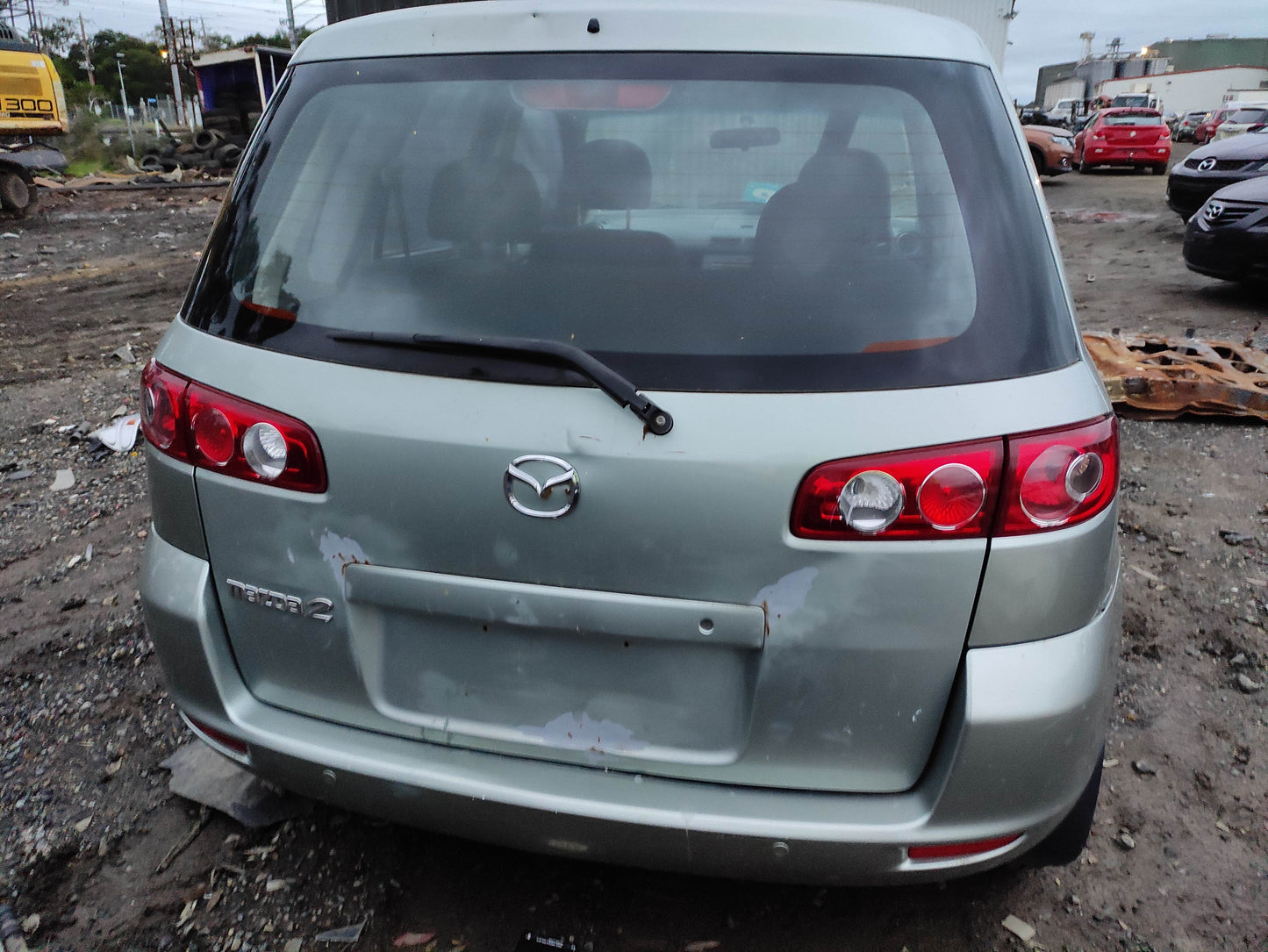 #678 MAZDA 2 2005 FOR PARTS