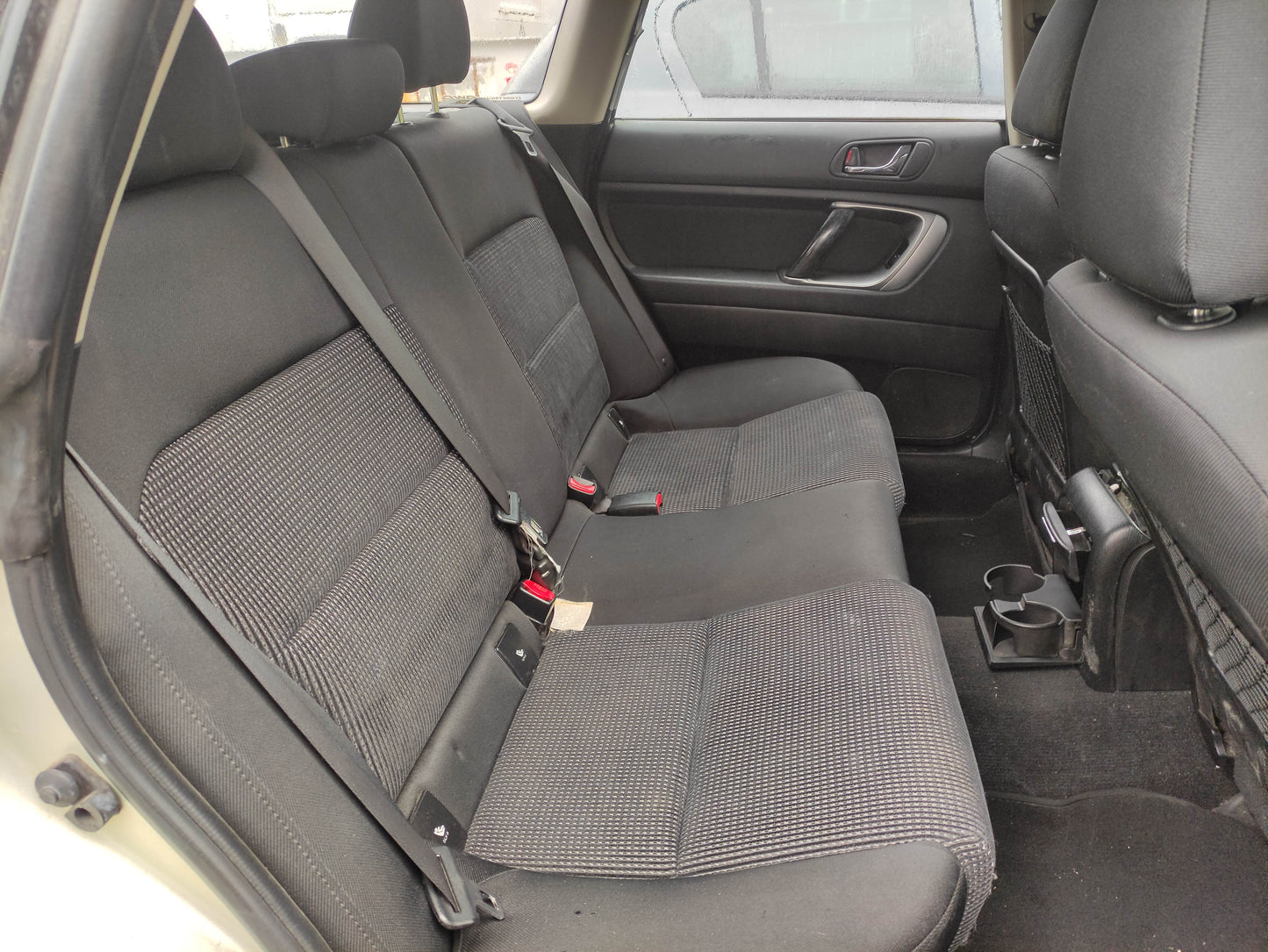 #677 SUBARU OUTBACK  2004 FOR PARTS