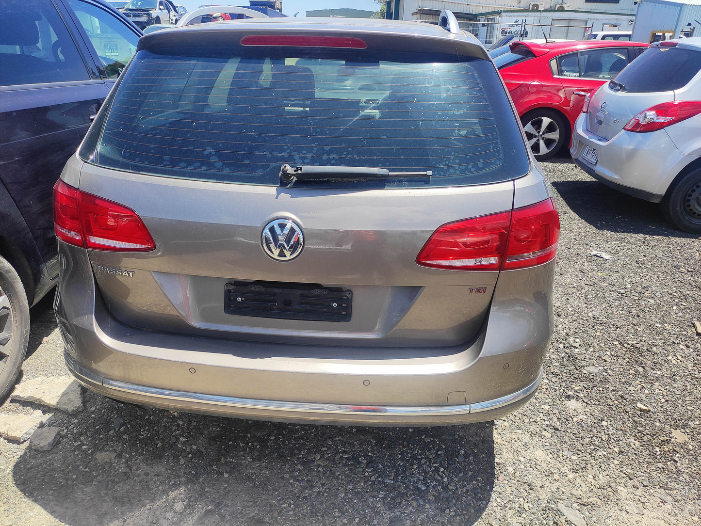 #523 VOLKSWAGEN PASSAT FITS 2010 TO 2014 FOR PARTS