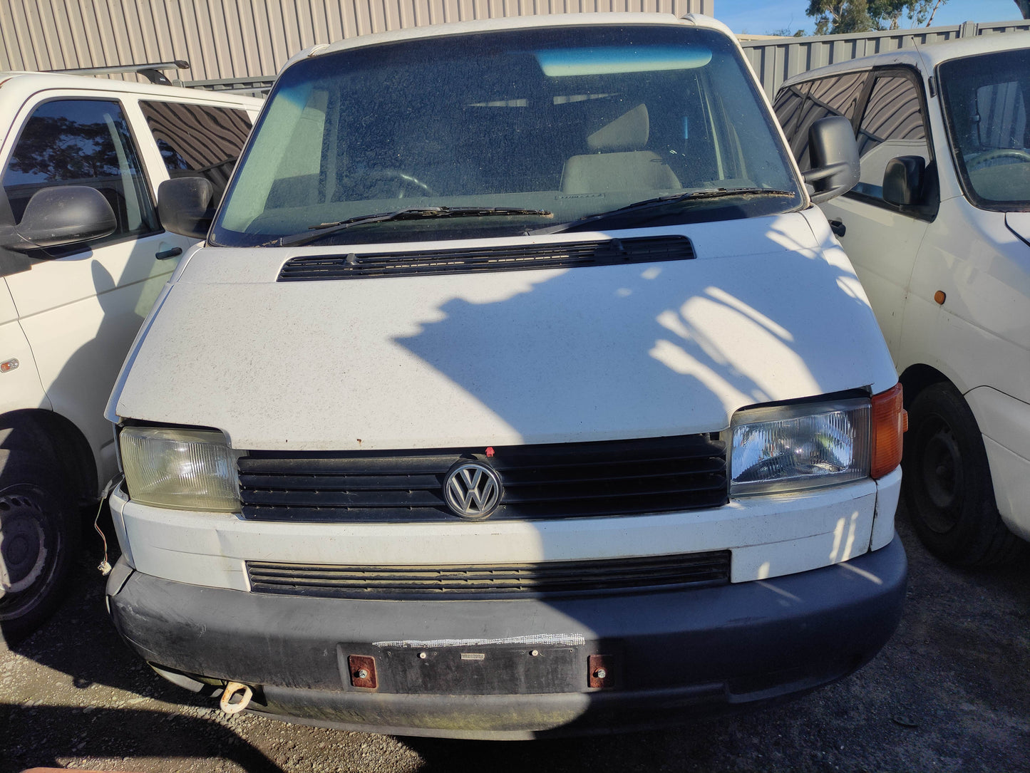 WRECKING VOLKSWAGEN CARAVELLE,TRANSPORTER 2001 FOR QUALITY PARTS SHIPPING AUSTRALIA WIDE