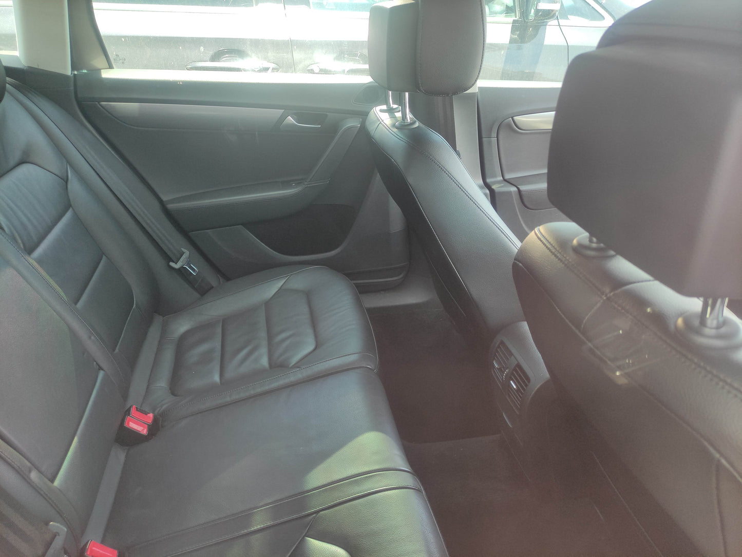 #523 VOLKSWAGEN PASSAT FITS 2010 TO 2014 FOR PARTS