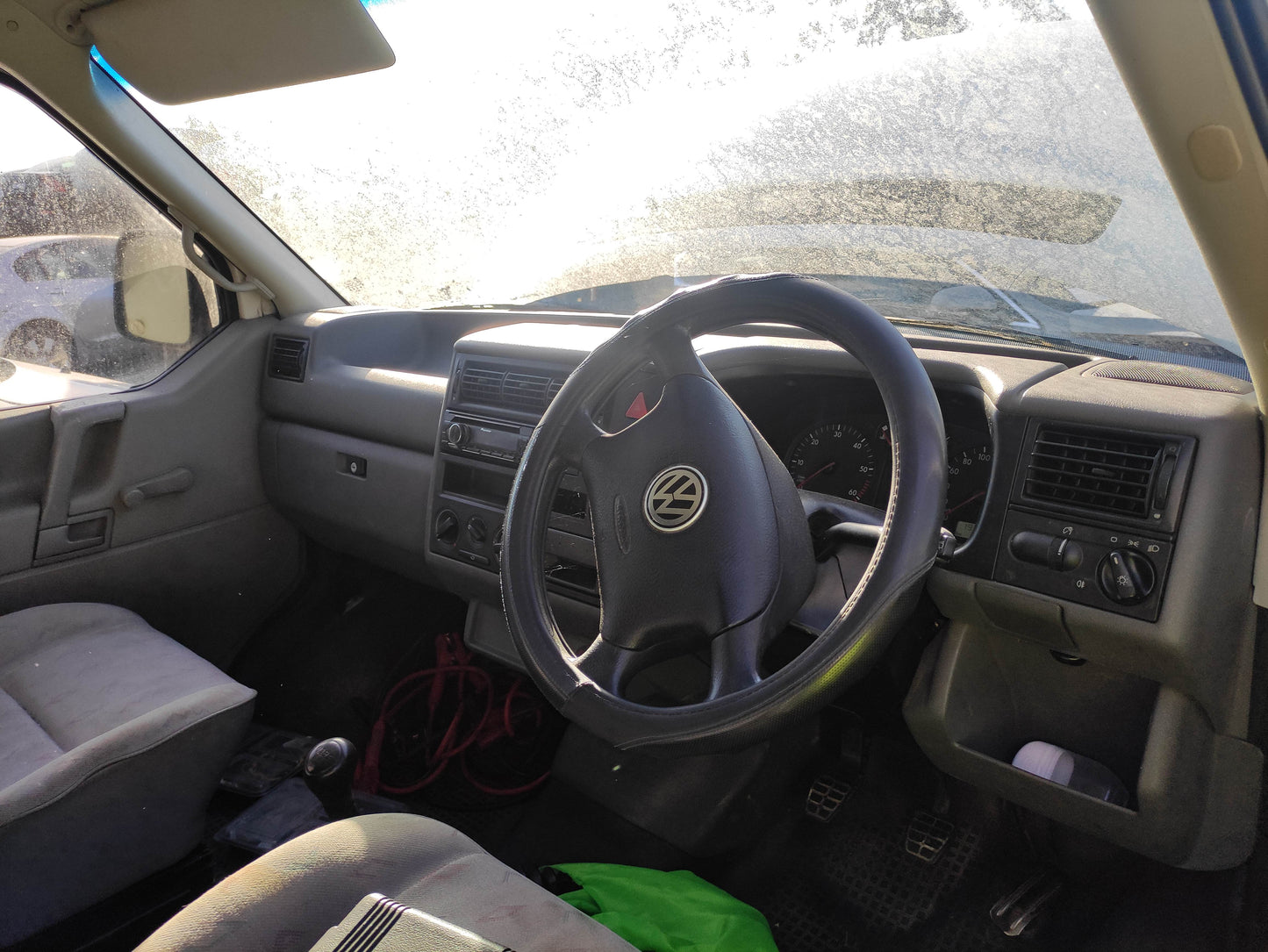 WRECKING VOLKSWAGEN CARAVELLE,TRANSPORTER 2001 FOR QUALITY PARTS SHIPPING AUSTRALIA WIDE