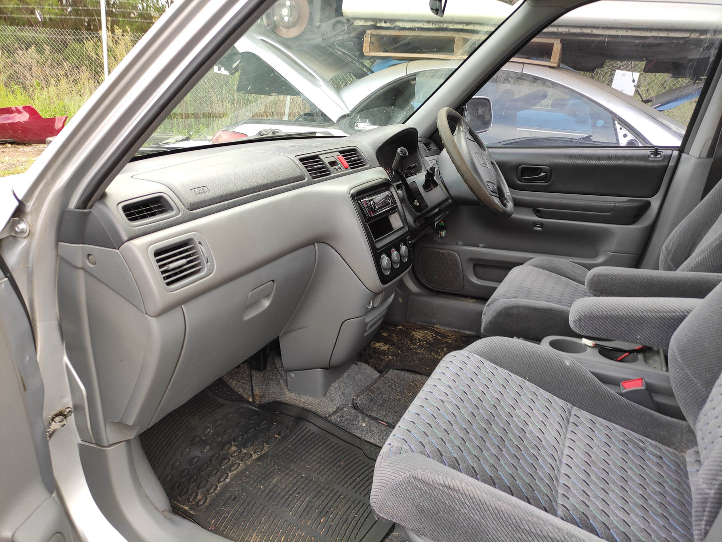 #629 HONDA CR-V FITS 1999 TO 2002 FOR PARTS